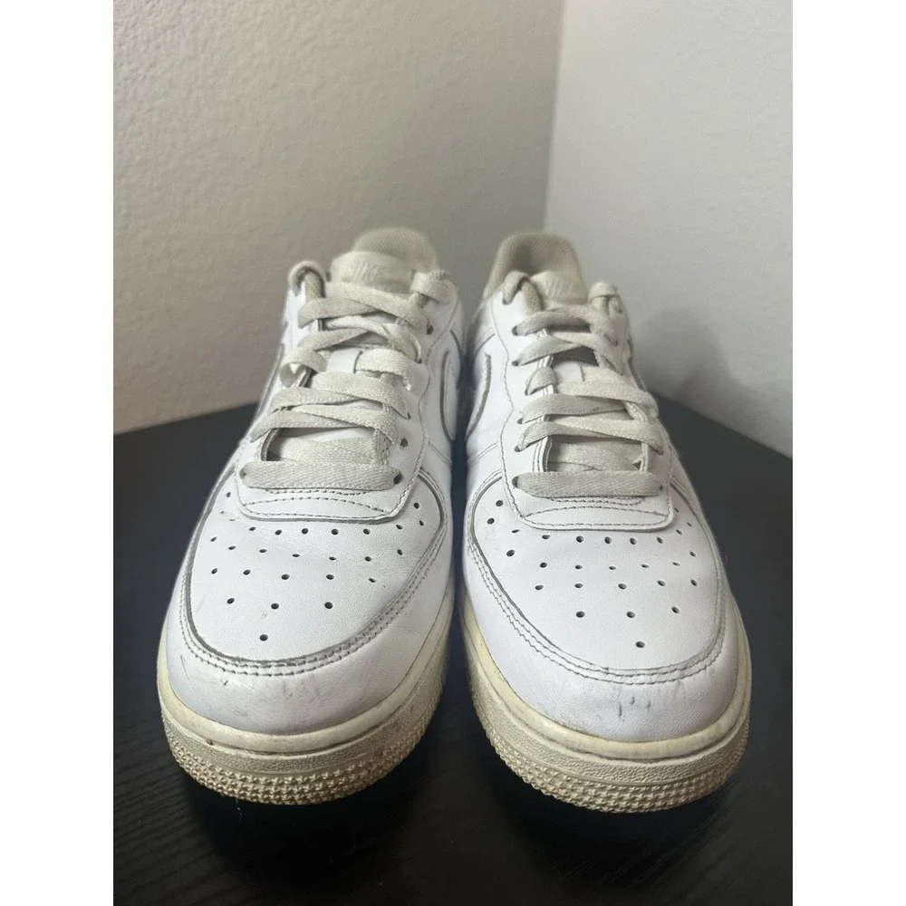 Nike Air Force 1‎ low '07 White SneakersShoes Womens Size 7 ( Men's Size 5.5 )